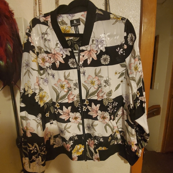 Beautiful silky jacket - Picture 1 of 2